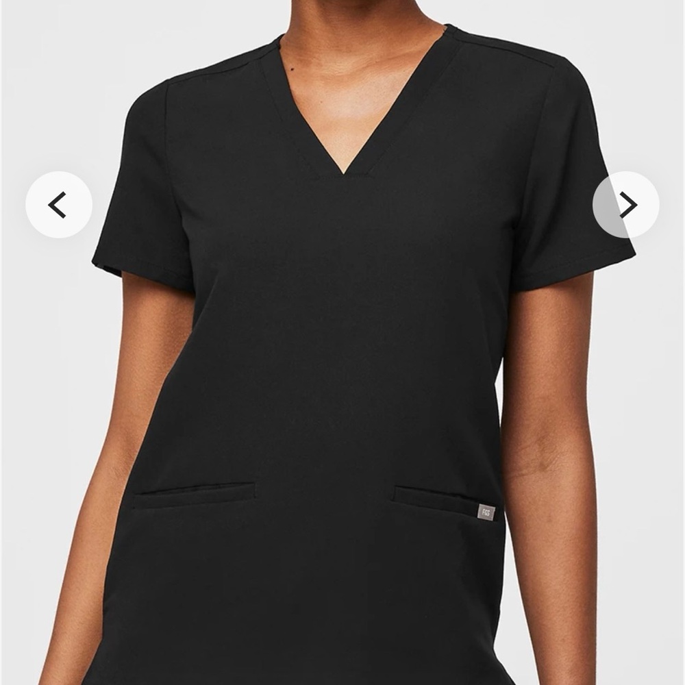 Figs Black Casma Three Pocet Scrub Top